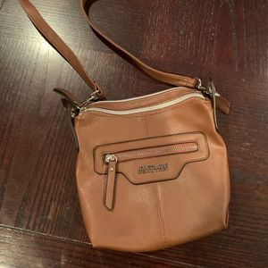 Kenneth Cole cross body purse